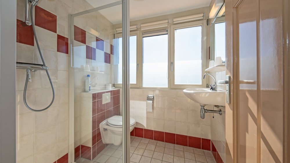 bungalowverhuureierland-badkamer